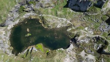 Foggintor, Dartmoor, Devon, İngiltere: DRone VieWS: Eski granit ocağı, Foggintor, Dartmoor tarafından çevrili. Foggintor, Londra 'da 1843 yılında tamamlanan Nelson Sütununun inşası için granit sağladı (8.).