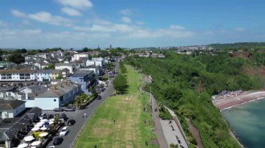 Babbacombe, Torbay, Güney Devon, İngiltere: DRone VieWS: Babbacombe Down, Walkerlar ve yakındaki barlar, restoranlar ve oteller. Babbacombe, İngiltere 'nin popüler bir tatil beldesi ve su sporları meraklıları için bir mıknatıs..