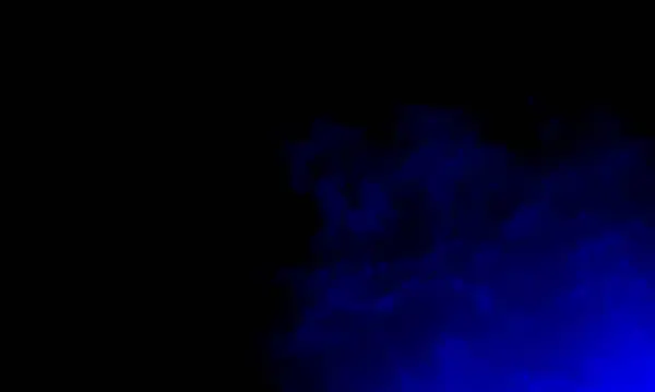 Arka planda renkli duman. Siyah arkaplanda renkli bulutlar olan soyut arkaplan  