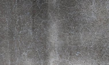 Standart olmayan ev duvarlarını boyamak için kullanılan boya duvar boyasının soyulmasına neden olur. Eski, sargılı, pullu bir duvar. Eski evin tadilatı. Endüstriyel tasarım duvar arka planı. Grunge çatlamış beton duvarlar ve eski boyalar..