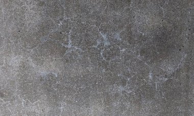 Standart olmayan ev duvarlarını boyamak için kullanılan boya duvar boyasının soyulmasına neden olur. Eski, sargılı, pullu bir duvar. Eski evin tadilatı. Endüstriyel tasarım duvar arka planı. Grunge çatlamış beton duvarlar ve eski boyalar..