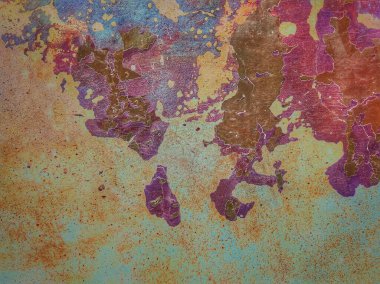 Çizik ve çatlaklarla paslı bir doku. 