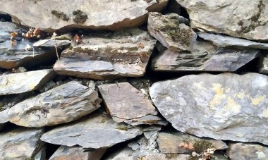 Renkli taşlar yığını, yakın görünüm 