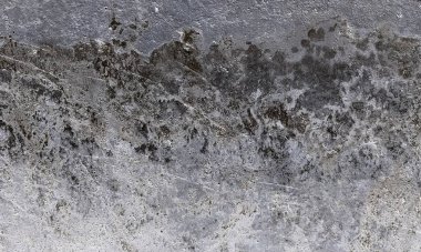 Duvar pürüzlü, çizik ve çatlaklı doku. Stucco beyaz duvar arka planı. Gri arkaplan vintage rengi ve yumuşak harmanlanmış fırça darbelerinde, beyaz grunge lekeleri ve çizikli kenar arkaplan ya da çizikli doku..