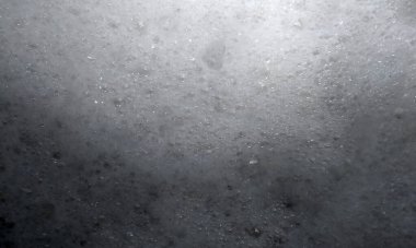 Soyut Karanlık Alçı Duvarı Kirli Çizilmiş Arkaplan. Peel Grey Stucco desenli eski duvar. Retro Vintage Eskimiş Eski Duvar Kağıdı. Çürümüş Çürük Kırık Kırık Duvar. Eski boyalı gri, lekeli, lekeli duvar. Lüks, grunge, grunge arkaplan..