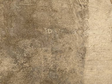 Çizik ve çatırtı olan duvar parçası. Eski, kirli, deri döken, deri döken, duvar kağıtları soyan arka plan. Arka plan için yüzey duvarı betonu deseni. Arka plan için eski beton duvarın soyulmuş dokusu betonu ortaya çıkardı..
