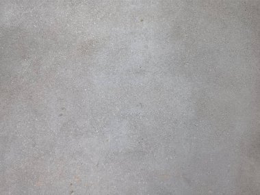 Nötr ton sıva kabuğu duvar dokusu arka planı. Yıpranmış, yıpranmış, sorunlu, dikişsiz desen. Eski gri bir duvarda boya soyuluyor. Arkaplan ve duvar kağıdı için soyuluyor..