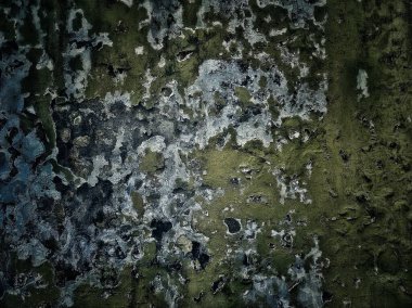 Eski, eskimiş beton duvar, köhne taş zemin, çatlak döşeme, hasarlı döşeme, eski deri döşeme boyası, eski çatlak boyayla kaplı duvar..