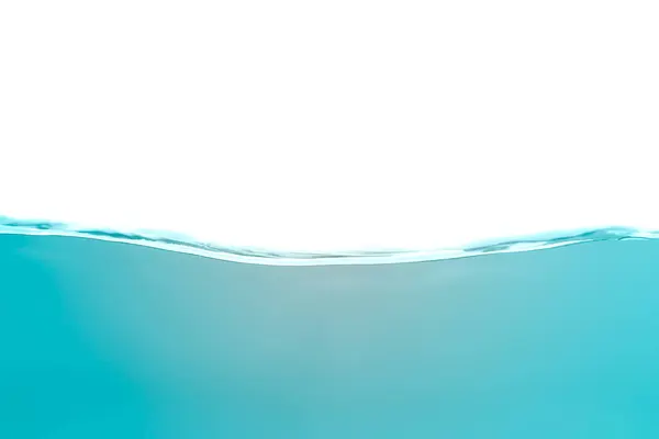 Mavi su yüzeyi, beyaz arkaplanda izole edilmiş sıvı kabarcıklar. 