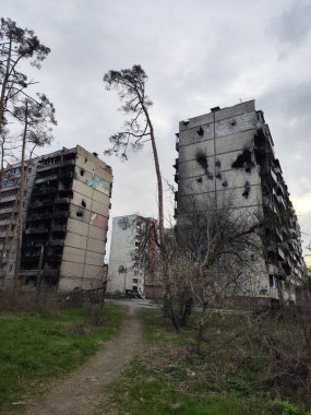 Irpin şehri. Şehrin Rusya Federasyonu 'nun askerleri tarafından işgal edilmesinin sonuçları..