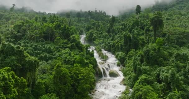 Majestatyczny Wodospad Przypominający Schody Nieba Wielopoziomowe Wodospady Aliwagwag Filipiny — Wideo stockowe