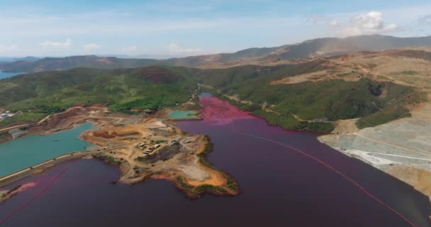 Добыча Никеля Открытой Яме Карьер Загрязненное Озеро Минданао Филиппины — стоковое видео