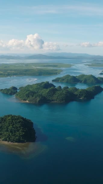 Τροπικά Νησιά Και Γαλάζια Θάλασσα Μπλε Ουρανός Και Σύννεφα Mindanao — Αρχείο Βίντεο