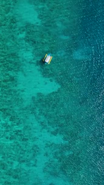 Mar Azul Calma Con Tiro Avión Tripulado Barco Superficie Del — Vídeos de Stock