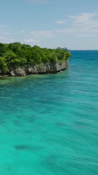 Морской Пейзаж Красивый Тропический Остров Скалой Сикихоре Филиппины — стоковое видео