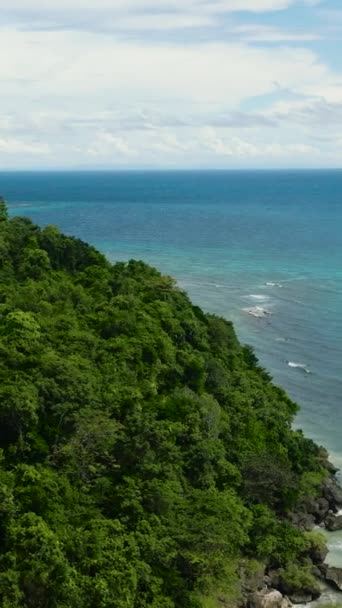 Belles Vagues Douces Longues Touchent Sous Ciel Bleu Tropical Island — Video