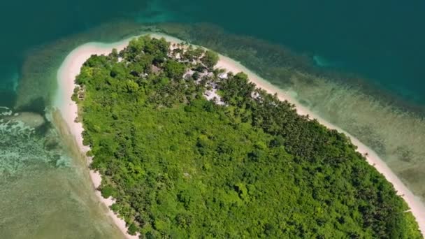 Trópusi Sziget Fehér Homokos Stranddal Korallzátonyokkal Körülvett Azúrvízzel Mindanao Fülöp — Stock videók