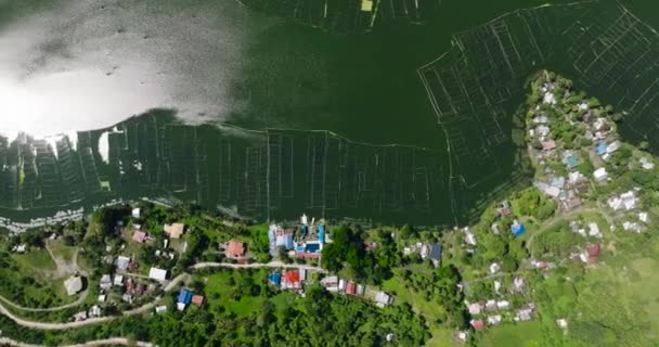 Πάνω Προς Κάτω Άποψη Της Λίμνης Sebu Αντανάκλαση Του Ήλιου — Αρχείο Βίντεο
