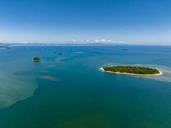 Vista Aérea Ilha Tropical Com Praia Areia Branca Mindanao Filipinas — Fotografia de Stock