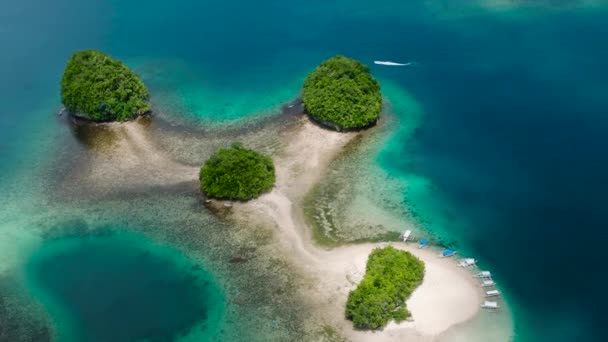 Petites Îles Tropicales Avec Lagune Eau Turquoise Claire Mer Bleu — Video