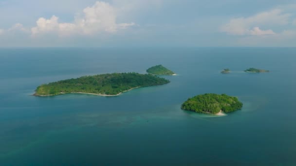 Csoport Szigetek Homokos Strand Kék Tenger Korallok Valamikor Islas Zamboanga — Stock videók