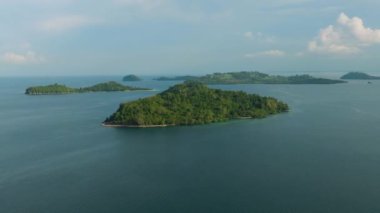 Zamboanga City 'deki Onbir Adanın ya da Bir Zamanlar Adaları' nın havadan görüntüsü. Mindanao, Filipinler. Deniz Burnu. Seyahat kavramı.