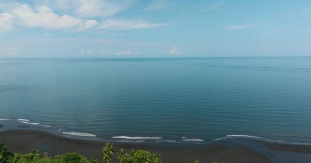 Ondas Praia Areia Ilha Tropical Coqueiros Perto Costa Mindanao Filipinas — Vídeo de Stock