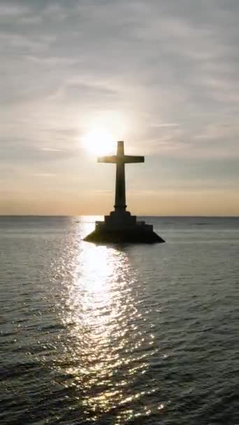 Затонувшее Кладбище Солнцем Заднем Плане Острове Камигин Историческая Достопримечательность Филиппин — стоковое видео