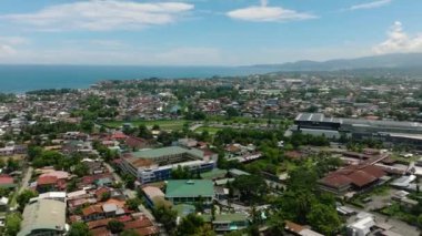 Kuzey Mindanao, Filipinler 'deki Iligan Şehri. Şehir manzarası: Yukarıdan görüntüle.