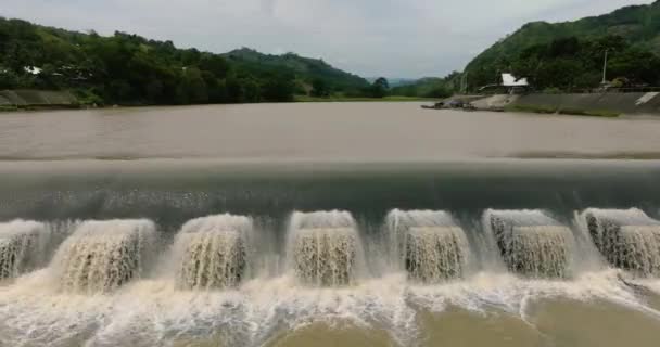 Panoráma Kilátás Víz Erősen Folyik Lumbayao Gát Valenciában Bukidnon Fülöp — Stock videók