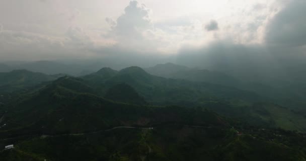 Encostas Montanhosas Com Floresta Tropical Pôr Sol Nublado Campo Mindanao — Vídeo de Stock