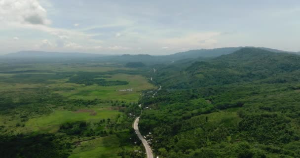 Горная Дорога Сельской Местности Зеленый Лес Озеленение Минданао Филиппины — стоковое видео
