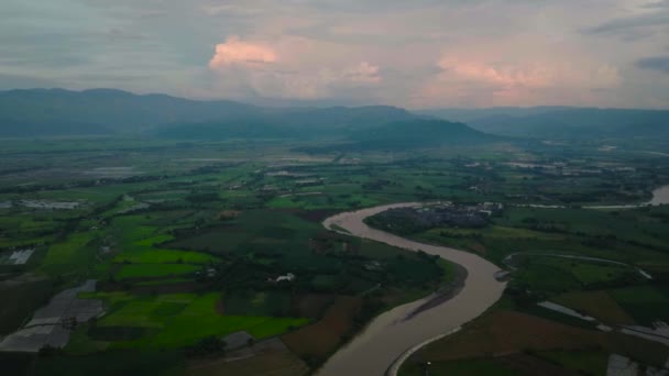 Fermes Bord Rivière Rizières Terres Agricoles Des Agriculteurs Ciel Bleu — Video