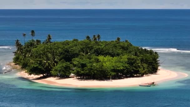 Tropisk Omgiven Vit Sandstrand Båtar Över Det Blå Havet San — Stockvideo
