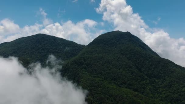 Paisagem Tropical Com Colinas Montanha Folhagem Verde Ilha Camiguin Filipinas — Vídeo de Stock