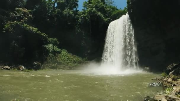 Wasserspritzer Und Nebel Von Den Hikong Alo Falls Sebu See — Stockvideo
