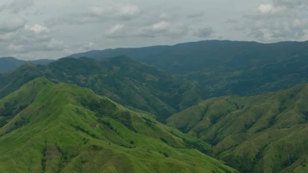 Góry Zielone Wzgórza Filipinach Zbocza Gór Wiecznie Zieloną Roślinnością Mindanao — Wideo stockowe