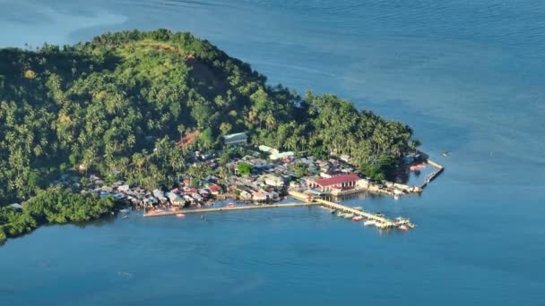 Stilt Σπίτια Και Μπλε Θάλασσα Στο Τροπικό Νησί Mindanao Φιλιππίνες — Αρχείο Βίντεο