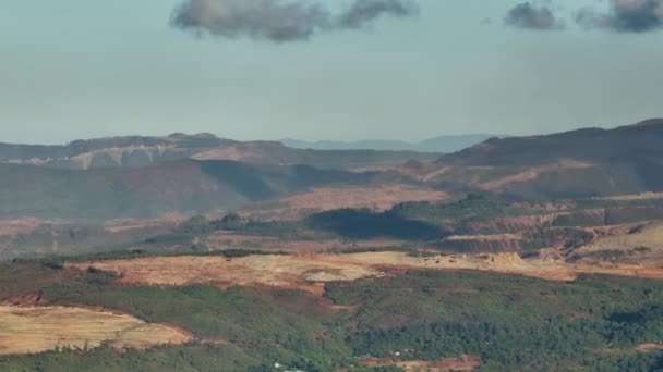 Dağda Nickel Madencilik Kırmızı Rengin Orman Tonu Mindanao Filipinler Büyütme — Stok video