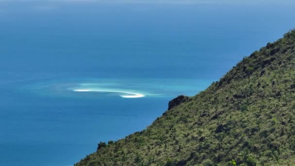 Sandbar Obklopený Modrým Mořem Ostrově Camiguin Filipíny — Stock video