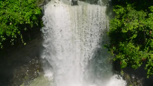 Cachoeiras Folhagem Exuberante Lago Sebu Hikong Alo Falls Mindanao Filipinas — Vídeo de Stock