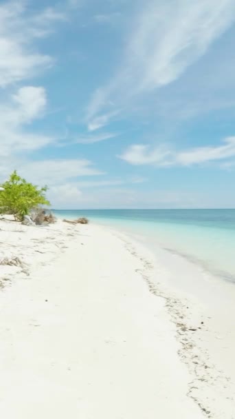 White Sand Beach Mantigue Island Blue Sky Clouds Camiguin Philippines — Stock Video