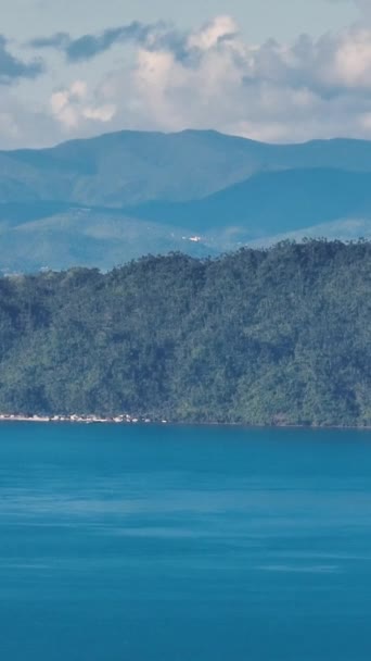 Tropický Ostrov Modré Moře Filipínách Modrá Obloha Mrak Mindanao Zoom — Stock video