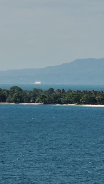 Spiaggia Sabbia Bianca Onde Oceaniche Nell Isola Buenavista Samal Davao — Video Stock