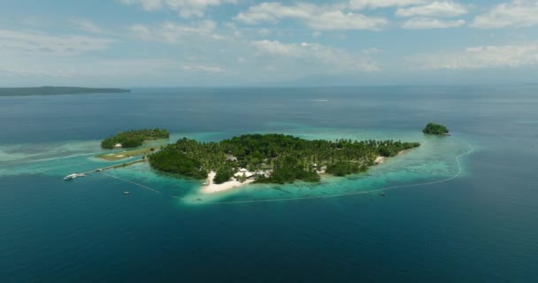 Isla Tropical Con Agua Turquesa Mar Azul Malipano Islets Samal — Vídeos de Stock