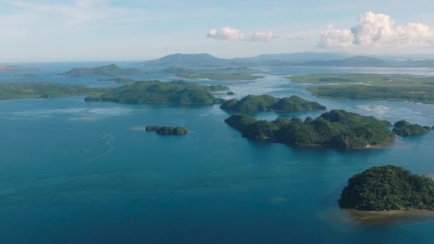 Trópusi Táj Szigetekkel Kék Tengerrel Mindanao Fülöp Szigetek Tengeri Sügér — Stock videók
