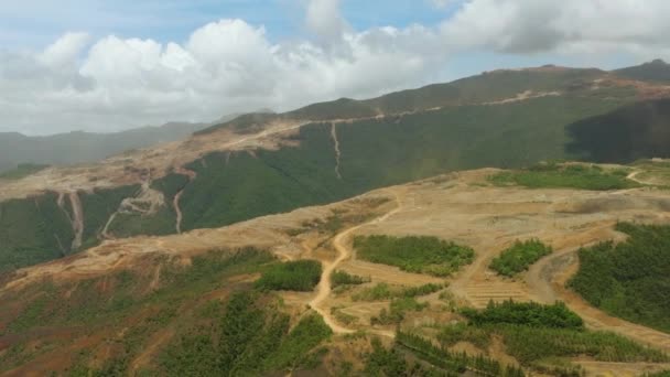Vista Aérea Mineração Níquel Montanha Sombra Florestal Cor Vermelha Mindanao — Vídeo de Stock