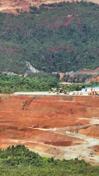 Гора Никелевым Рудником Добыча Полезных Ископаемых Минданао Филиппины Увеличь Вертикаль — стоковое видео