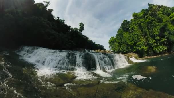 Luz Del Sol Sobre Las Cascadas Cataratas Tinuy Bislig Surigao — Vídeos de Stock
