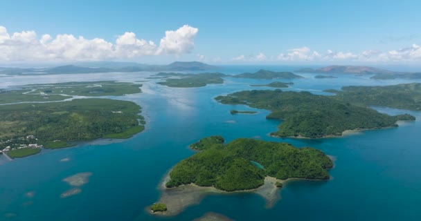 Όμορφα Νησιά Και Μαγκρόβια Κάτω Από Τον Γαλάζιο Ουρανό Και — Αρχείο Βίντεο